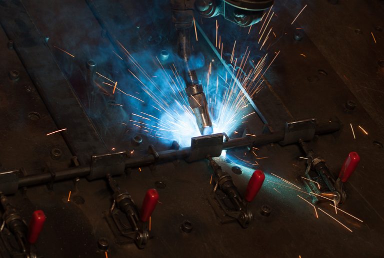 Tôlerie industrielle ARC Industries pour pièces mécaniques de précision